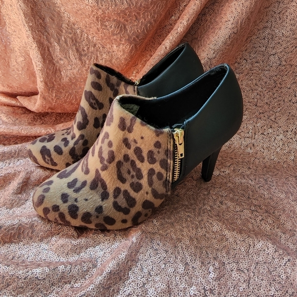Dexflex Comfort Leopard Print Booties - Size 7.5 Womens, Faux Calf Hair - Picture 4 of 6